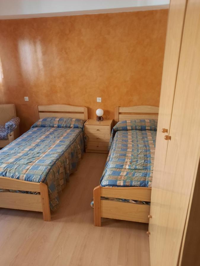 Habitaciones Pension El Parque Сабиньяниго Экстерьер фото