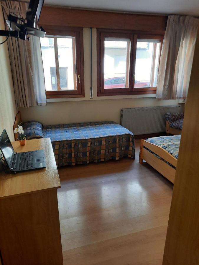 Habitaciones Pension El Parque Сабиньяниго Экстерьер фото